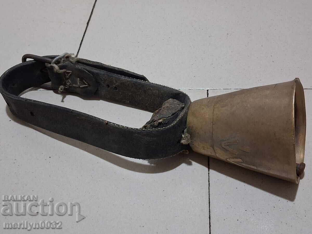 Стар бронзов чан с ремък каиш за врата хлопка, звънец - 6 Стар бронзов чан с ремък каиш за врата хлопка, звънец - 6