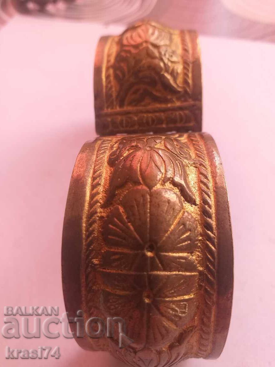 Βραχιόλι με τιμή 35.00 BGN | € 17.90 Βραχιόλι με τιμή 35.00 BGN | € 17.90