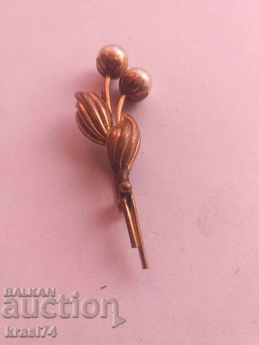 Gilded brooch Gilded brooch