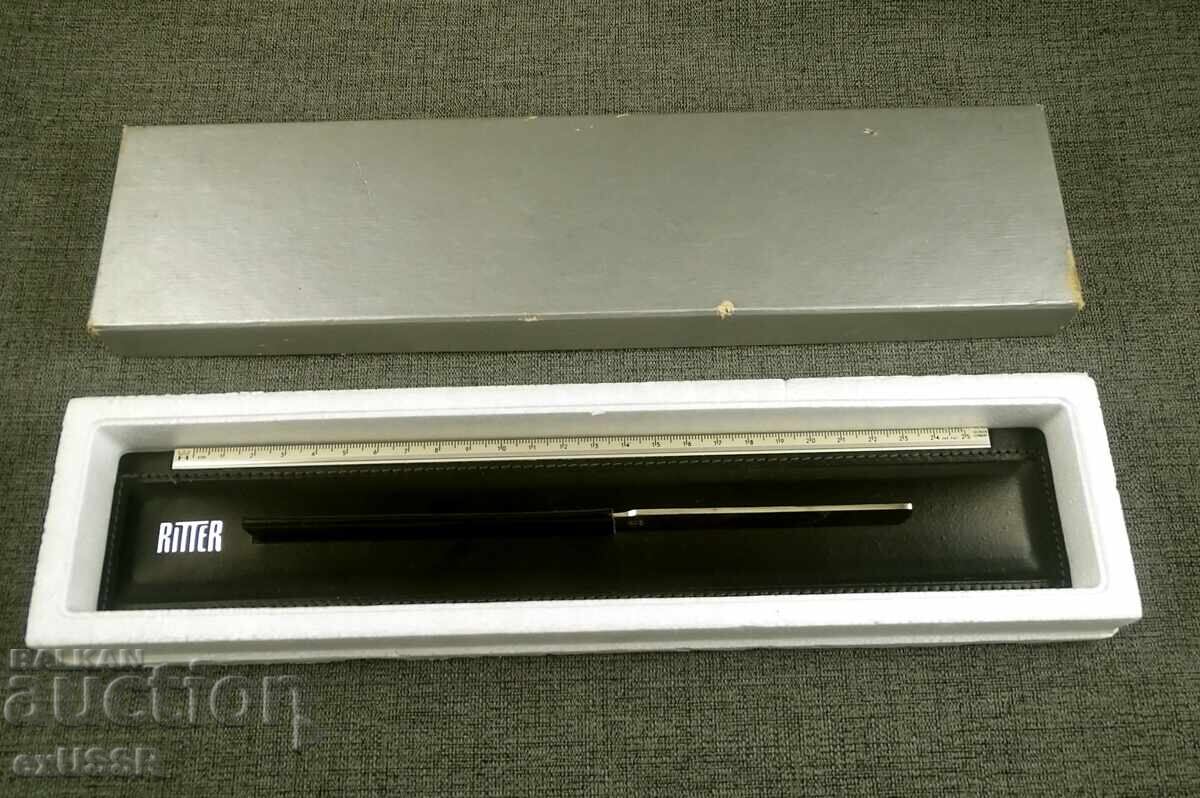 Vechi cuțit german de scrisori, linie în cutie Vechi cuțit german de scrisori, linie în cutie