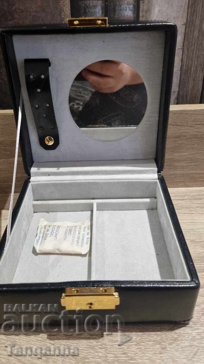 Jewelry Box with price 12.00 BGN | € 6.14 Jewelry Box with price 12.00 BGN | € 6.14