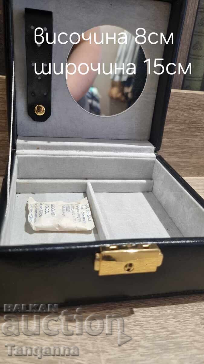 Auction Jewelry Box Auction Jewelry Box