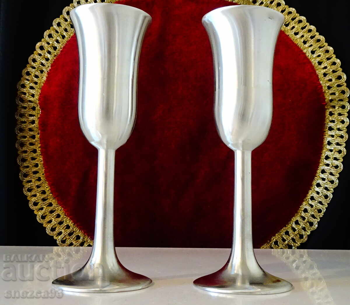 Pahar de cristal, cupă pe picior Praego Edles, 2 bucăți cu preț 78.00 BGN | € 39.88 Pahar de cristal, cupă pe picior Praego Edles, 2 bucăți cu preț 78.00 BGN | € 39.88