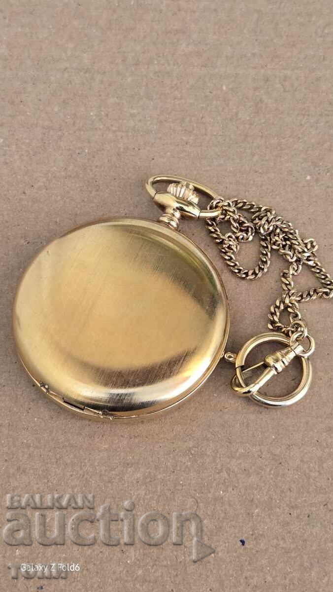 Auction  ROYAL QUARTZ SWISS MADE RARE, I DON'T KNOW IF IT WORKS BZC!!!!