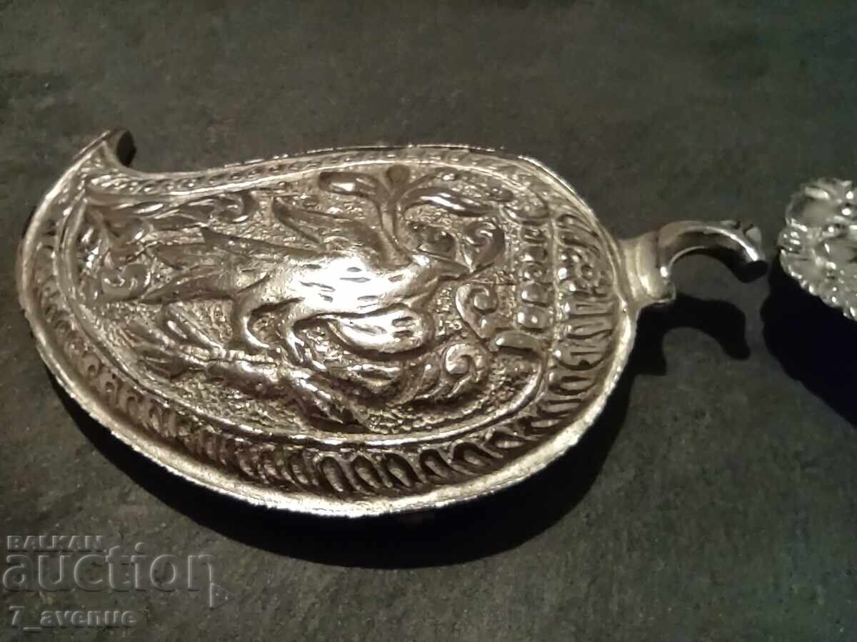 Licitație Paftale pentru costum popular, replică cu multe simboluri 23.10.25