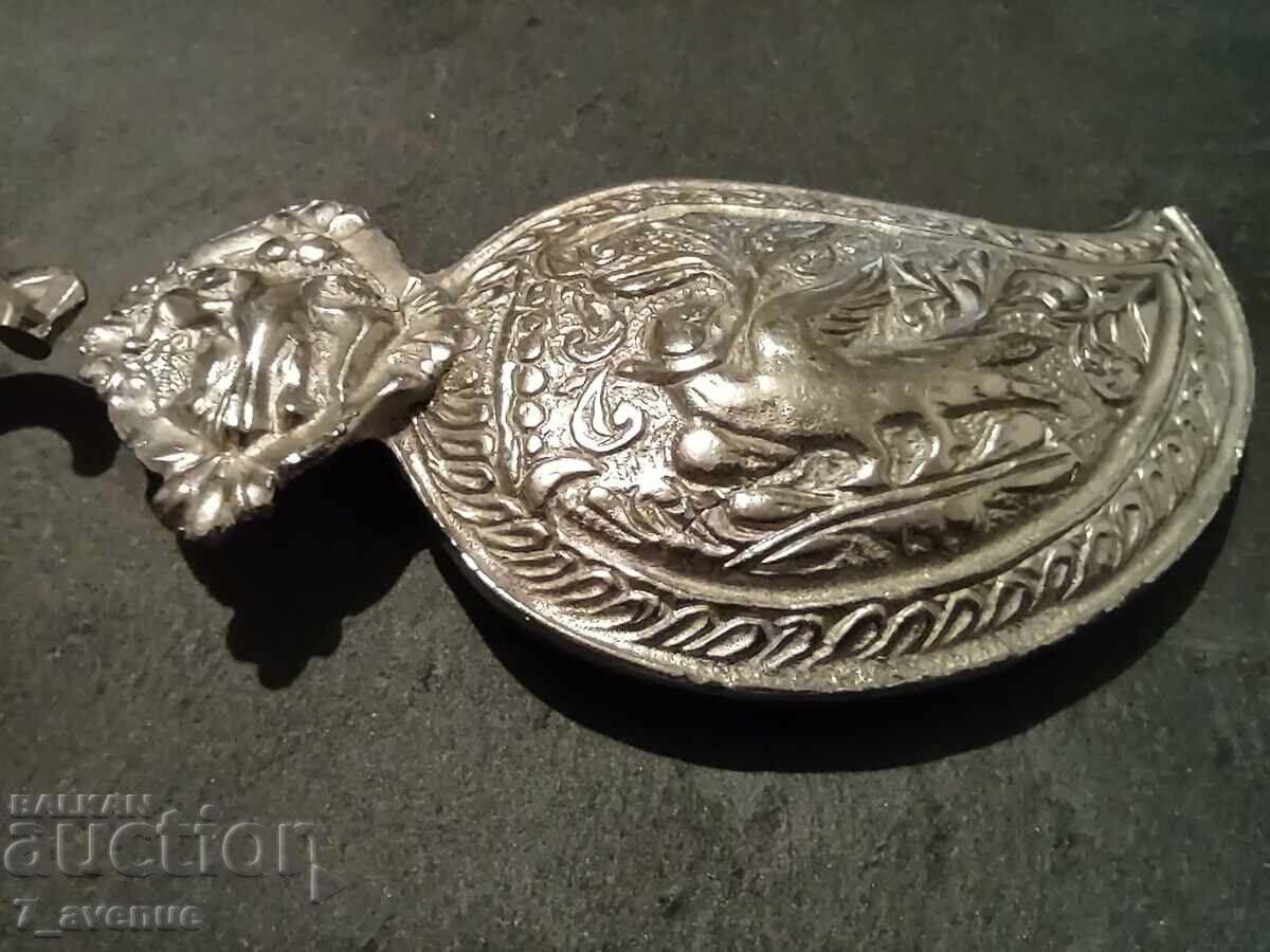 Livrarea Paftale pentru costum popular, replică cu multe simboluri 23.10.25