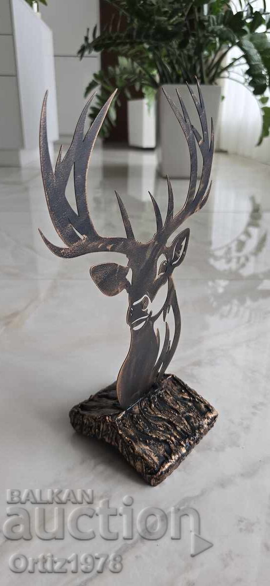 Auction  Metal deer on wooden base - 31cm / 20cm