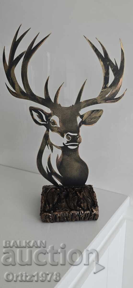 Metal deer on wooden base - 31cm / 20cm