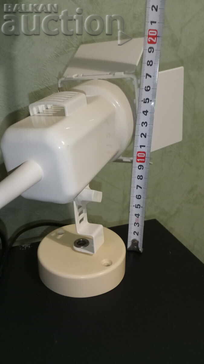 Vintage επιτοίχιο φωτιστικό με τιμή 22.00 BGN | € 11.25 Vintage επιτοίχιο φωτιστικό με τιμή 22.00 BGN | € 11.25