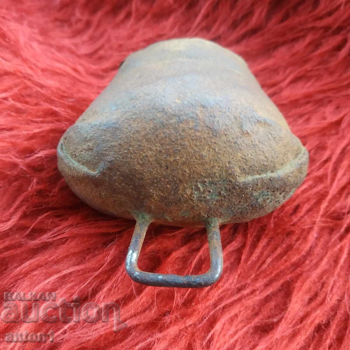 Minge cu preț 5.00 BGN | € 2.56