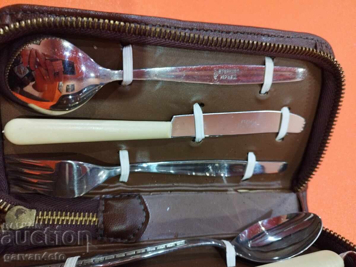 Ρετρό σετ μαχαιροπήρουνων με τιμή 9.99 BGN | € 5.11