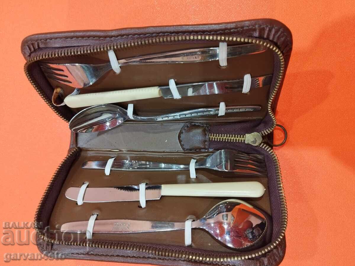 Ρετρό σετ μαχαιροπήρουνων