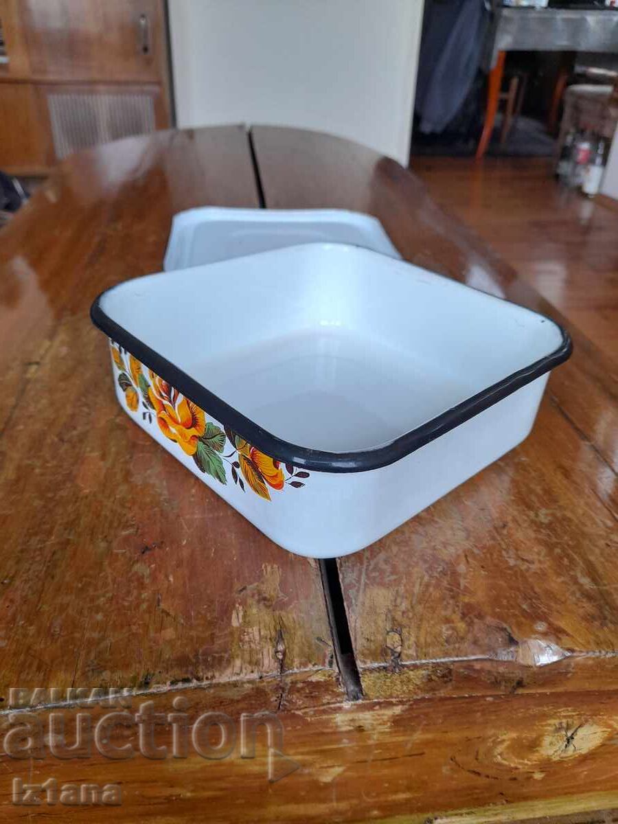 Delivery of Old enamel food box