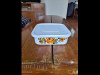 Cutie veche emailata pentru alimente