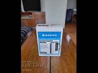 Vechi casetofon portabil Sanyo M 1010