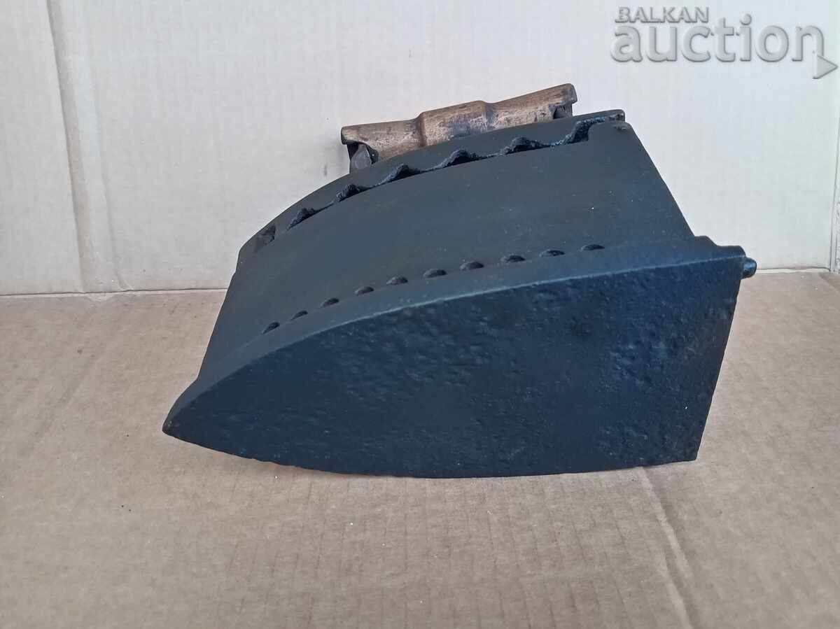 Fier de călcat vechi de tren cu cărbuni și grătar - 7