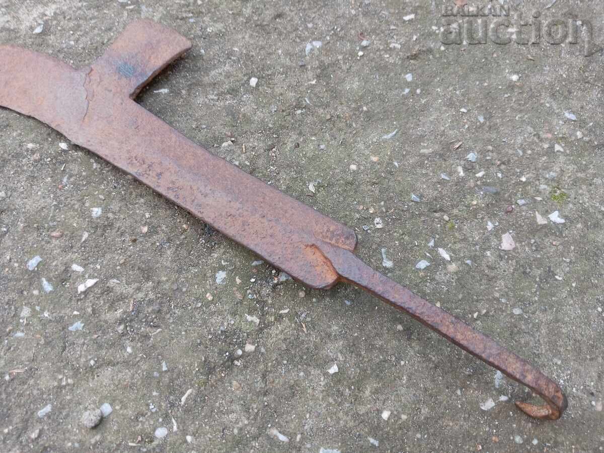 Аукцион старинен ПРИМИТИВЕН косер ръчно кован