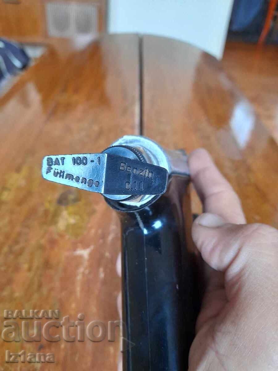 Livrarea Arzător vechi de benzină