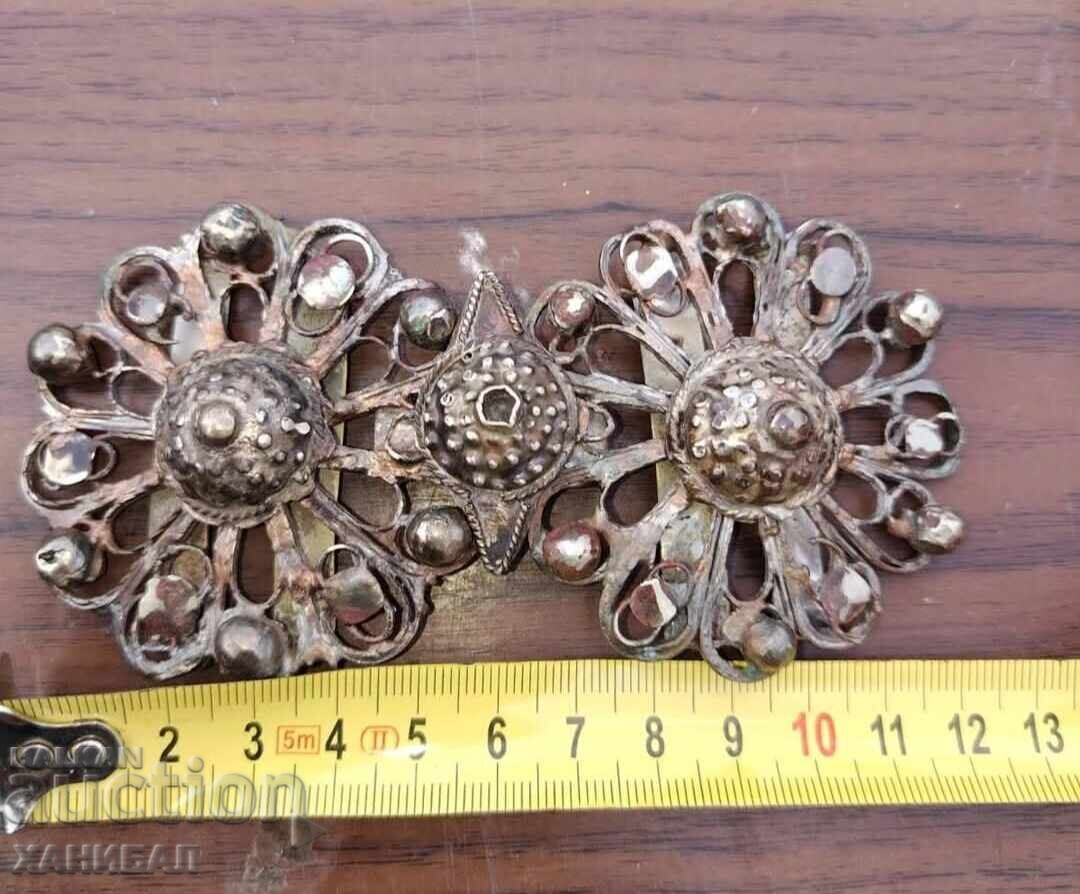 Παράδοση ΑΝΑΓΕΝΝΗΣΙΑΚΑ ΠΑΦΤΙ, ΖΩΝΗ, ΚΟΣΜΗΜΑΤΑ