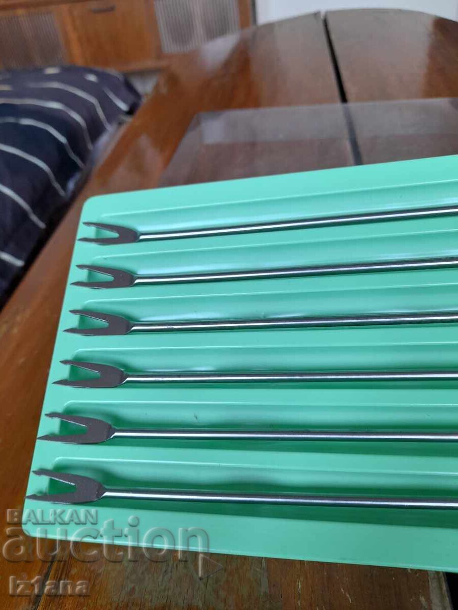 Auction  Old fondue forks
