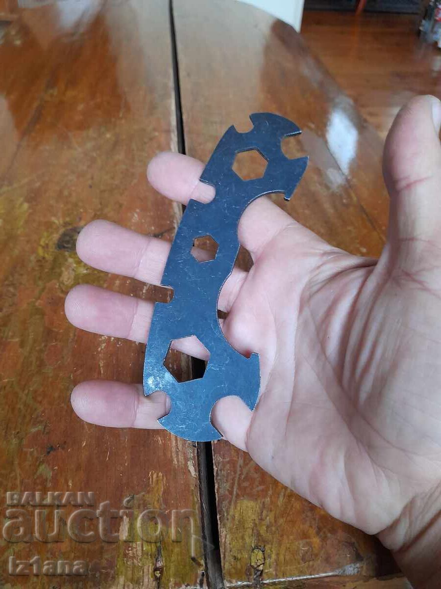 Cheie veche de bicicletă cu preț 10.00 BGN | € 5.11