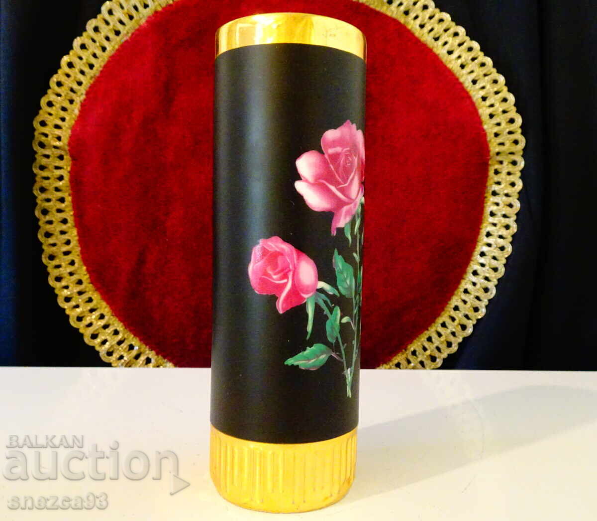 Vază porțelan bavarez, Aur 24k, trandafir cu preț 46.00 BGN | € 23.52