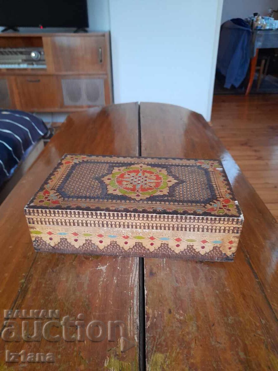 Cutie veche din lemn Cutie veche din lemn