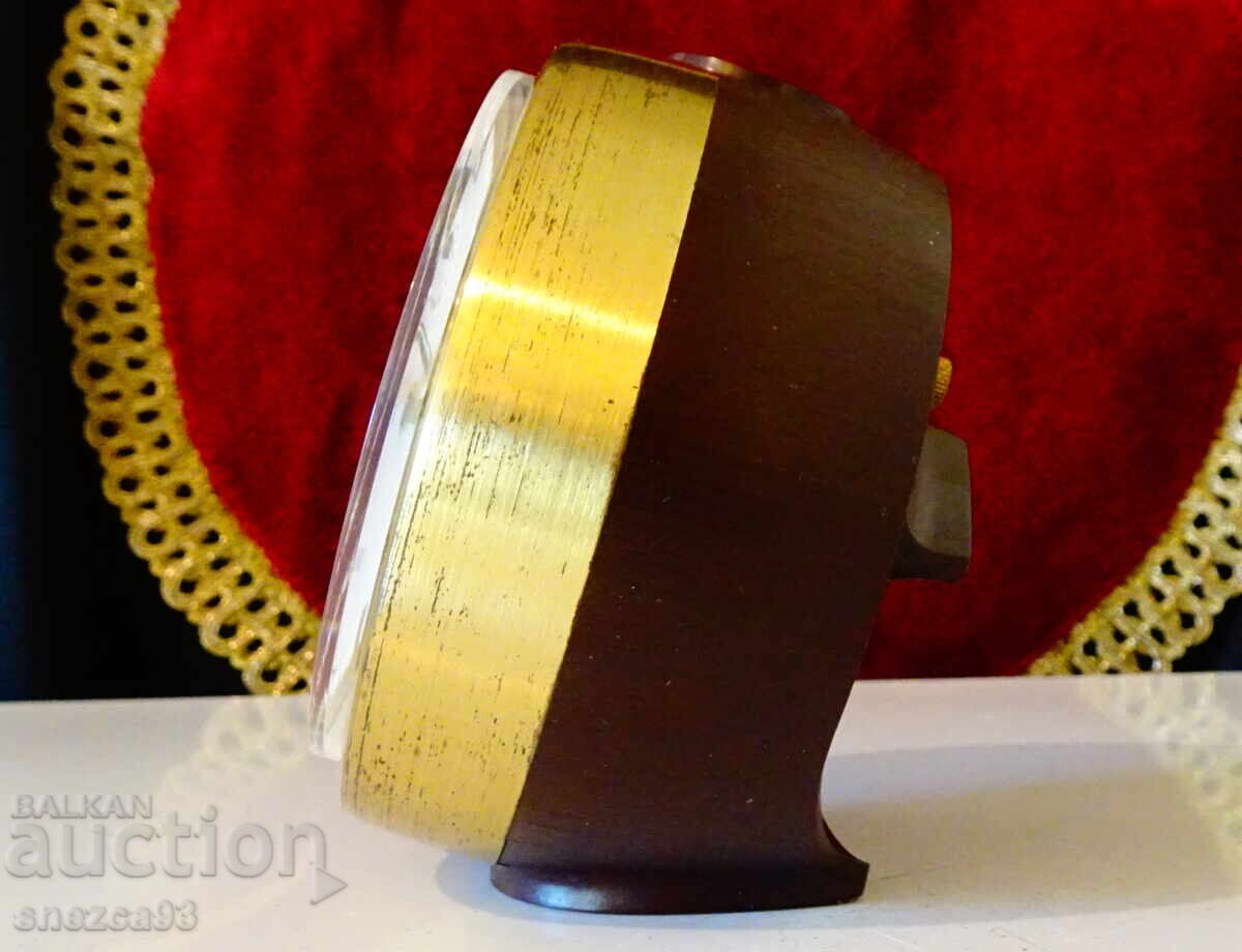 Delivery of Mechanical watch, alarm clock Baduf