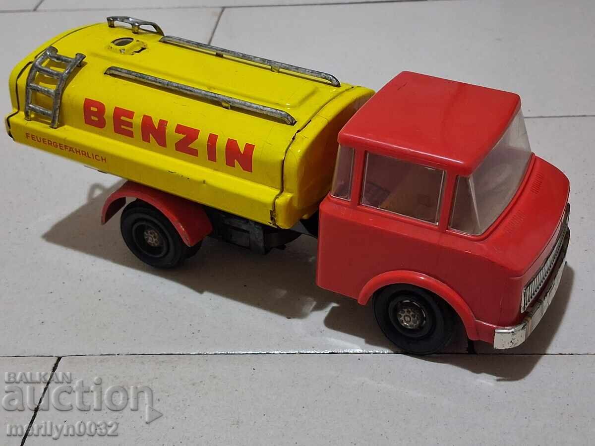 Γερμανικό μεταλλικό παιχνίδι αυτοκίνητο φορτηγό Ανατολικής Γερμανίας με τιμή 69.90 BGN | € 35.74 Γερμανικό μεταλλικό παιχνίδι αυτοκίνητο φορτηγό Ανατολικής Γερμανίας με τιμή 69.90 BGN | € 35.74