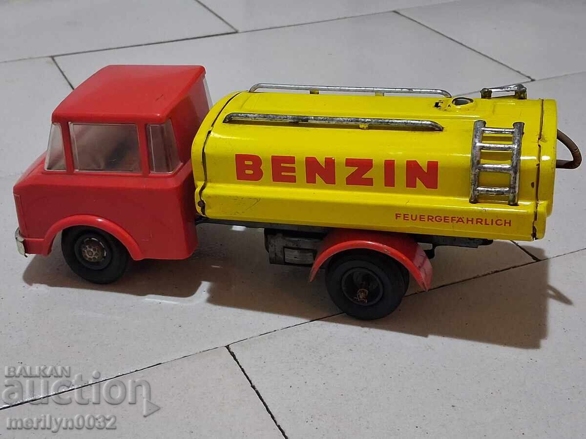 Γερμανικό μεταλλικό παιχνίδι αυτοκίνητο φορτηγό Ανατολικής Γερμανίας Γερμανικό μεταλλικό παιχνίδι αυτοκίνητο φορτηγό Ανατολικής Γερμανίας