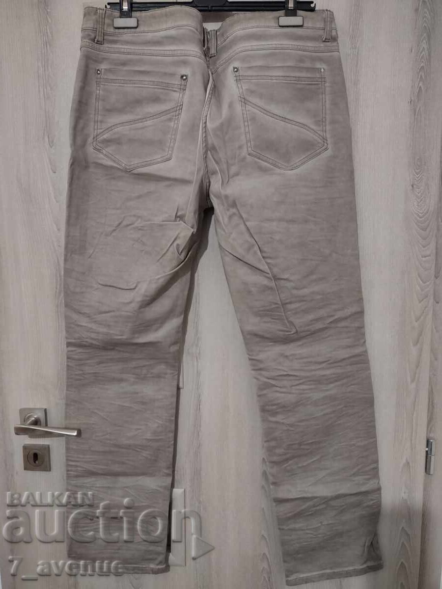 Delivery of Women's Jeans, Quality Garment, 25.10.25