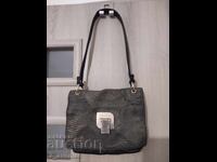 Geantă de damă de marcă Coccinelle 25.10.25