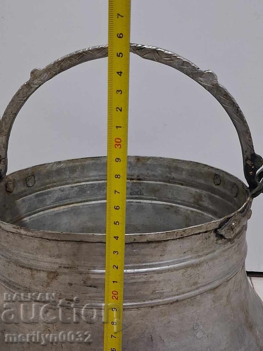 Livrarea Monedă conservată, ceaun, cupru, vas de cupru