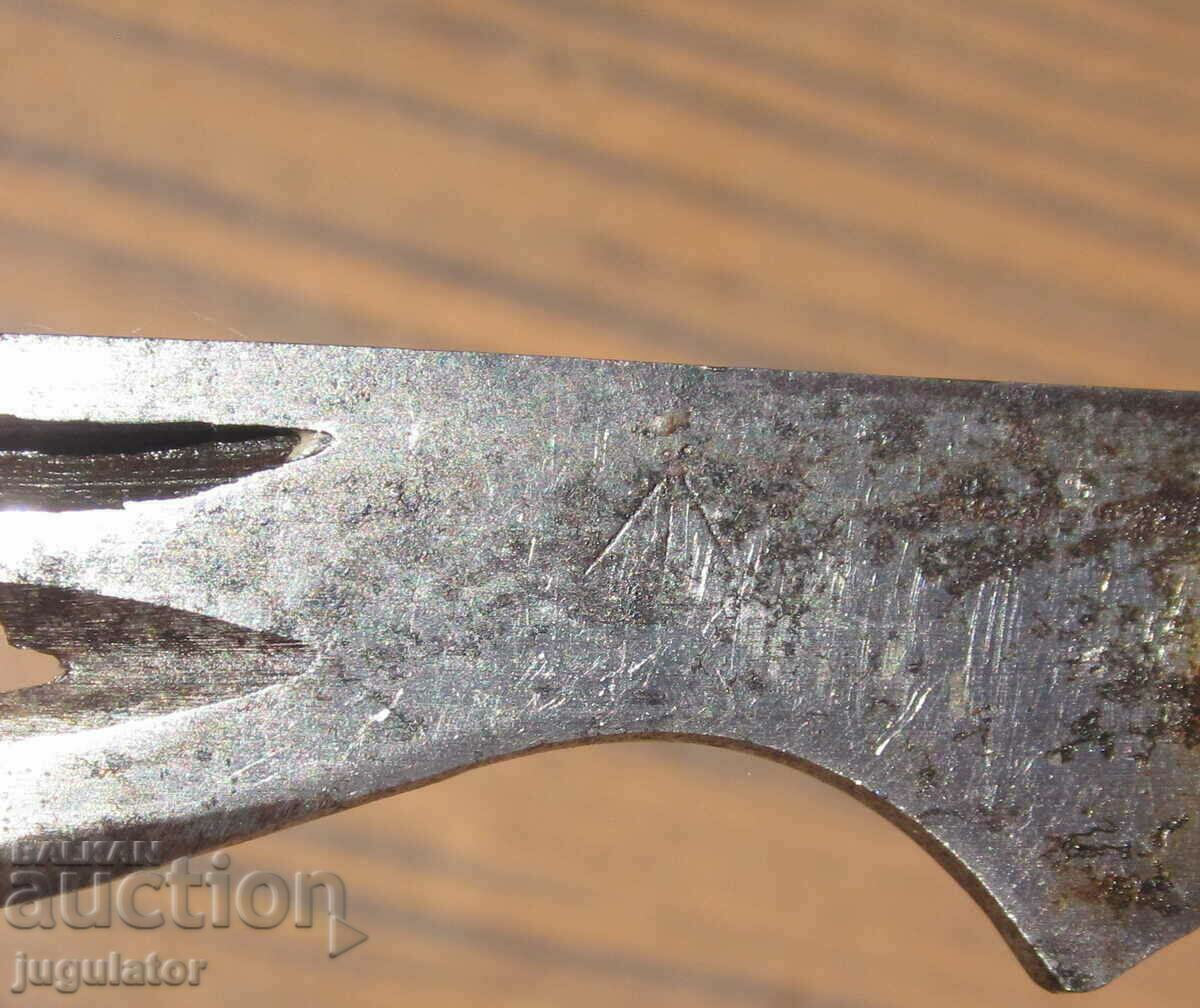 WW2 German soldiers military pocket knife with bullet hole - 7