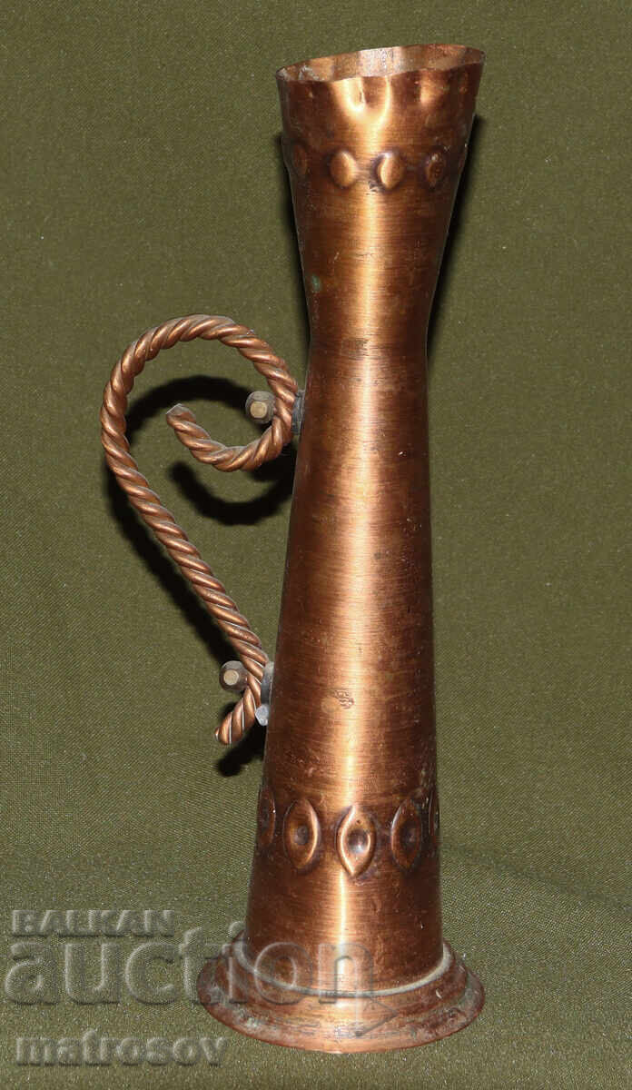 Vază din cupru, lucrată manual cu preț 140.00 BGN | € 71.58