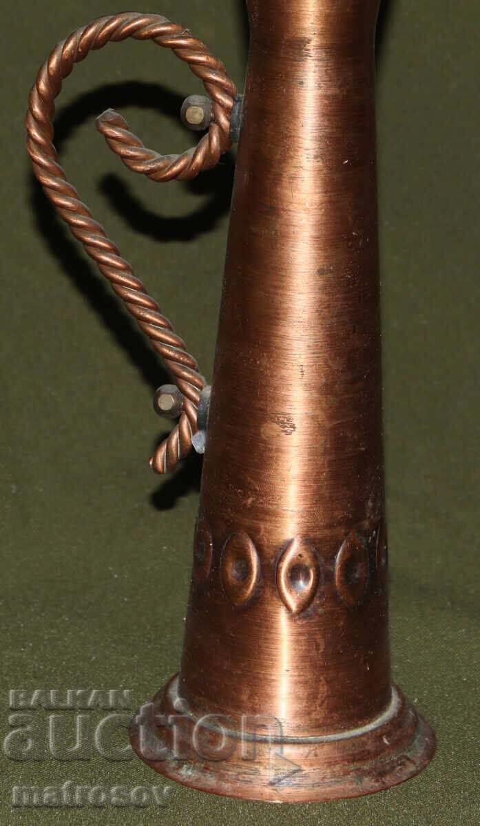 Livrarea Vază din cupru, lucrată manual