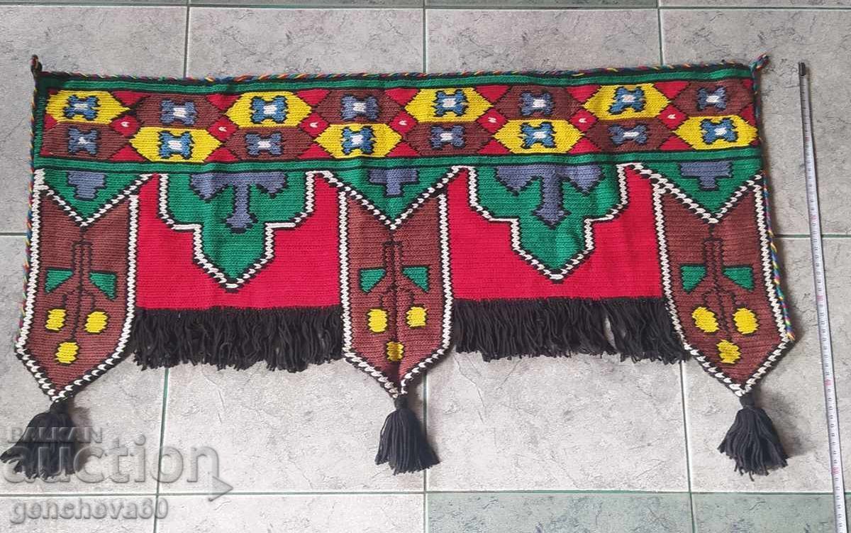 Livrarea Covor autentic brodat pentru decor