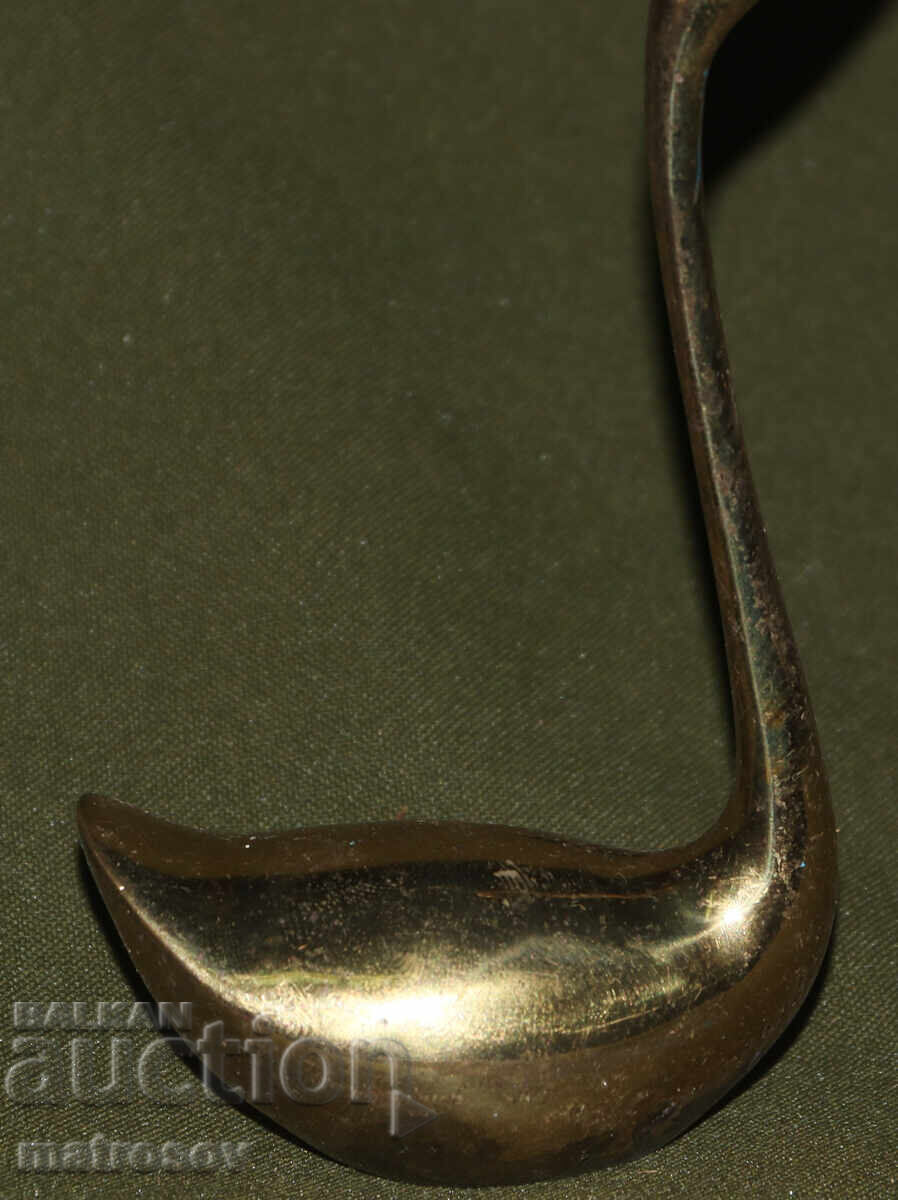 Auction  Brass decorative statue figure swan