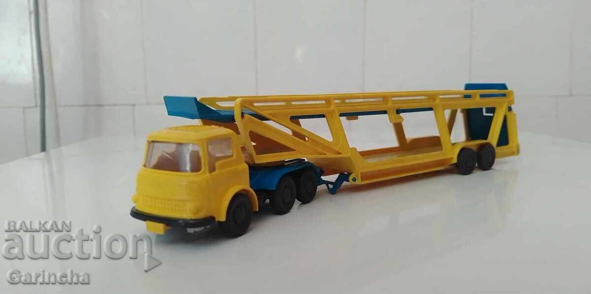 Old plastic model Made in Greece with price 38.00 BGN | € 19.43 Old plastic model Made in Greece with price 38.00 BGN | € 19.43