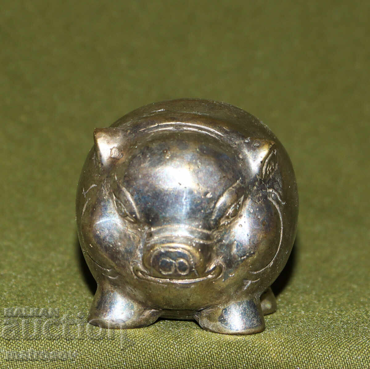 Licitație Figurina decorativă mică, argintată, porcușor Licitație Figurina decorativă mică, argintată, porcușor