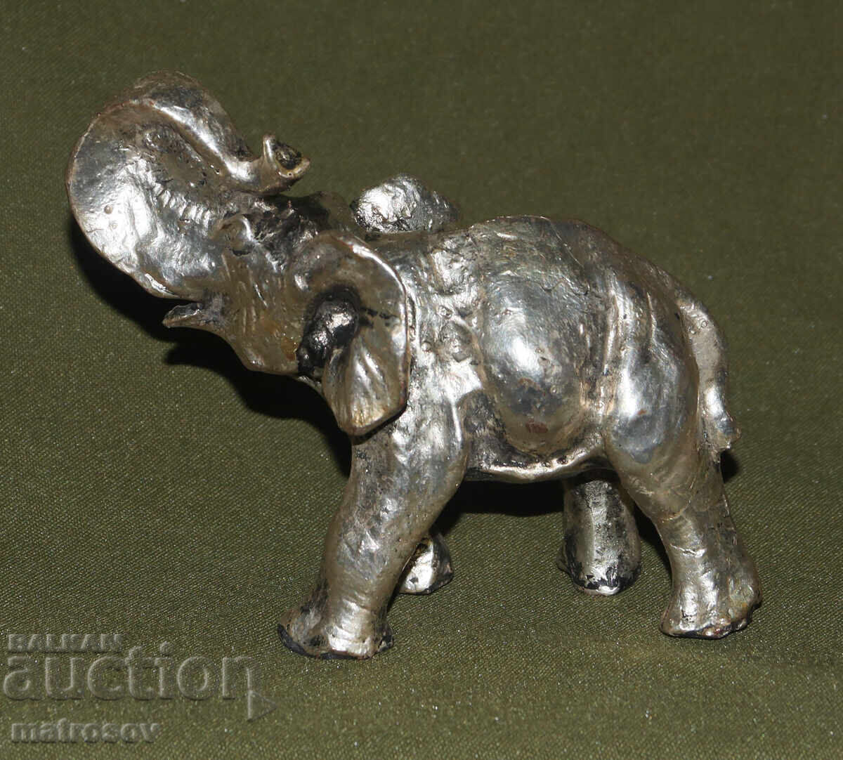 Auction  Silver-plated small decorative elephant figurine