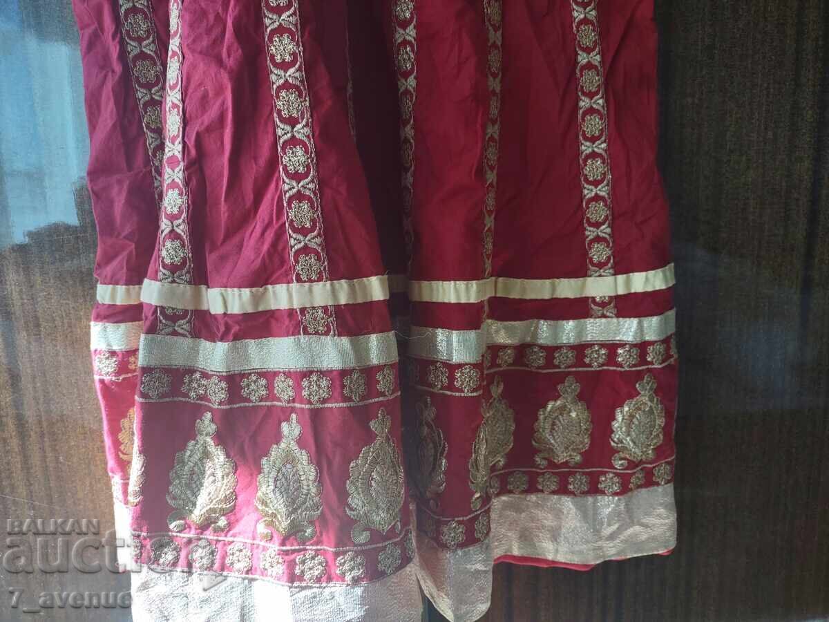 Delivery of Richly embroidered dress, beautiful 25.10.25