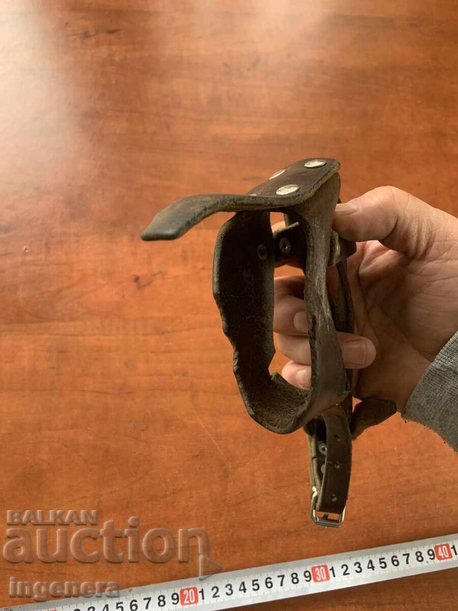 Δημοπρασία Προστατευτικό ρύγχους και λουρί για μικρό σκύλο, δέρμα