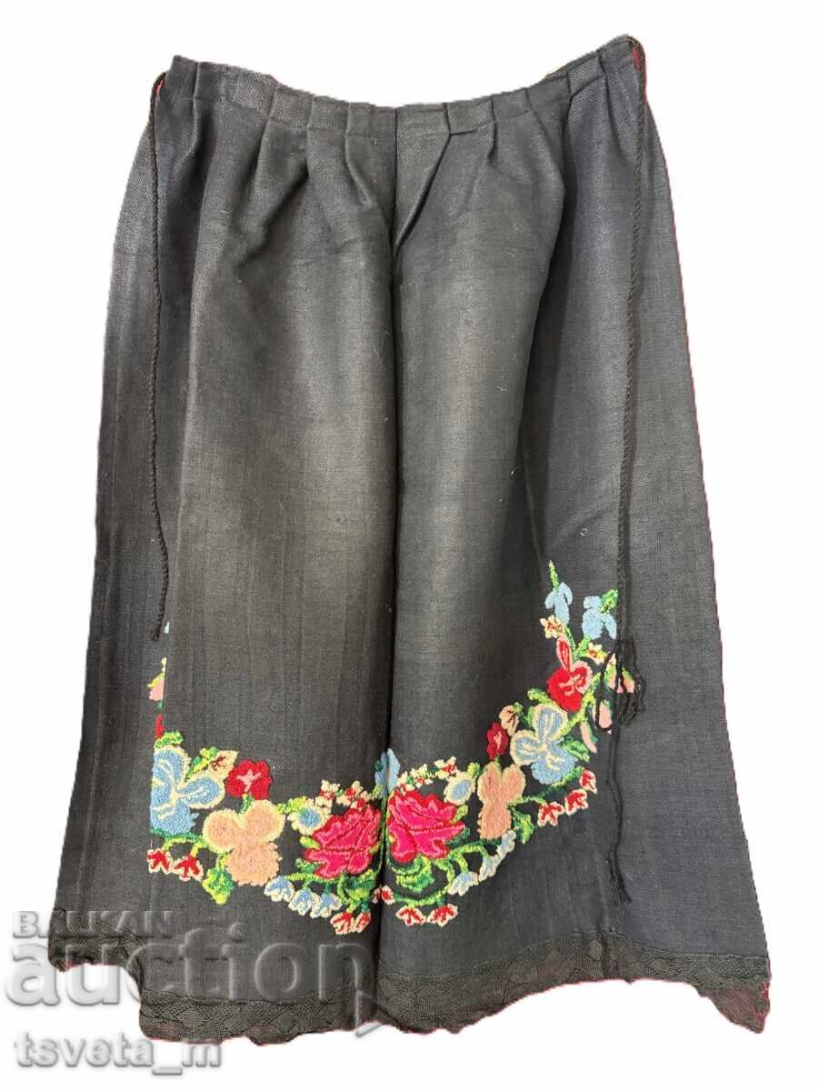 WOOL APRON WITH EMBROIDERED FOLK COSTUME DESIGN