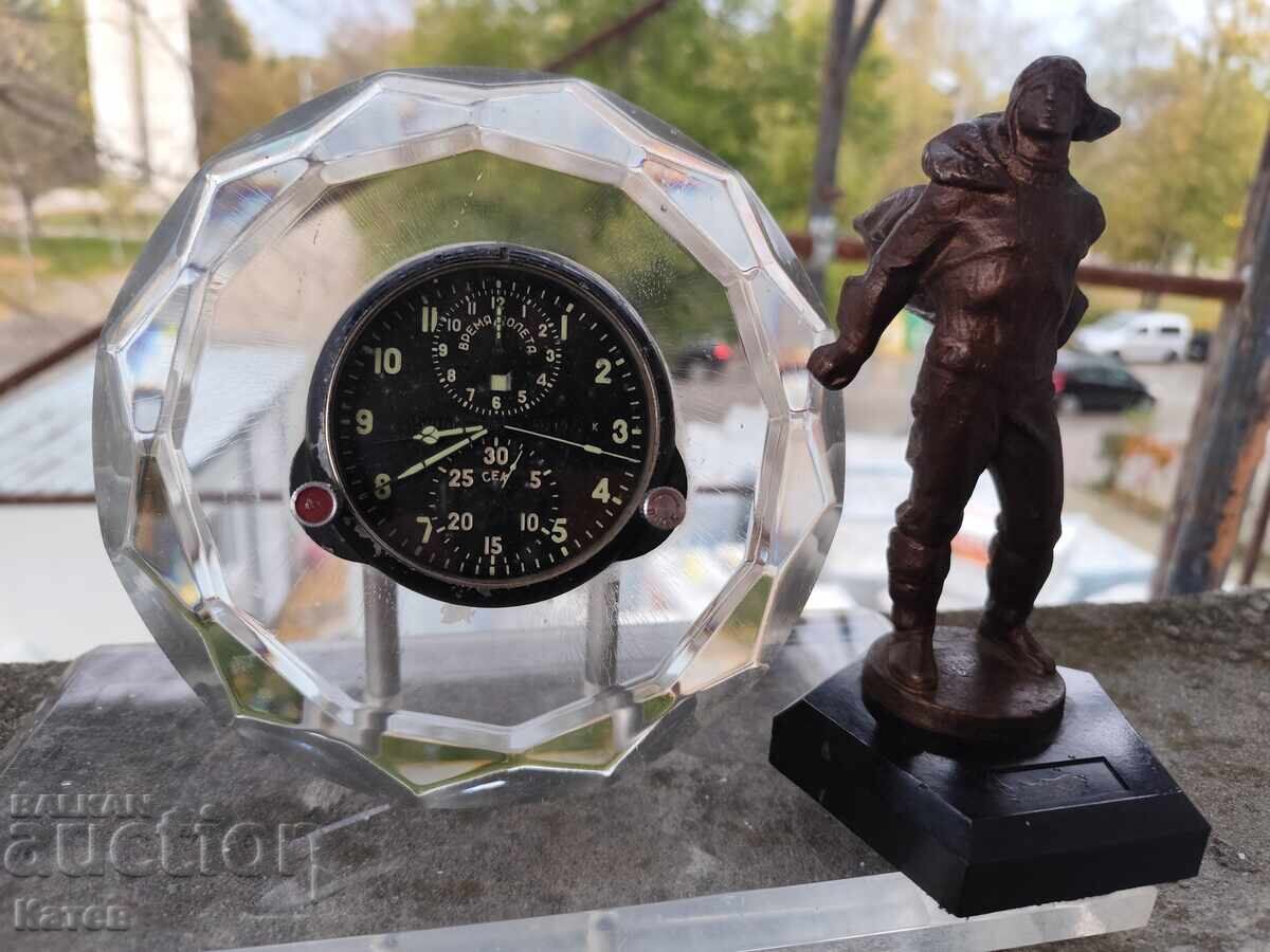 Lot of a watch from a fighter plane and a statuette of a Soviet pilot - 6 Lot of a watch from a fighter plane and a statuette of a Soviet pilot - 6