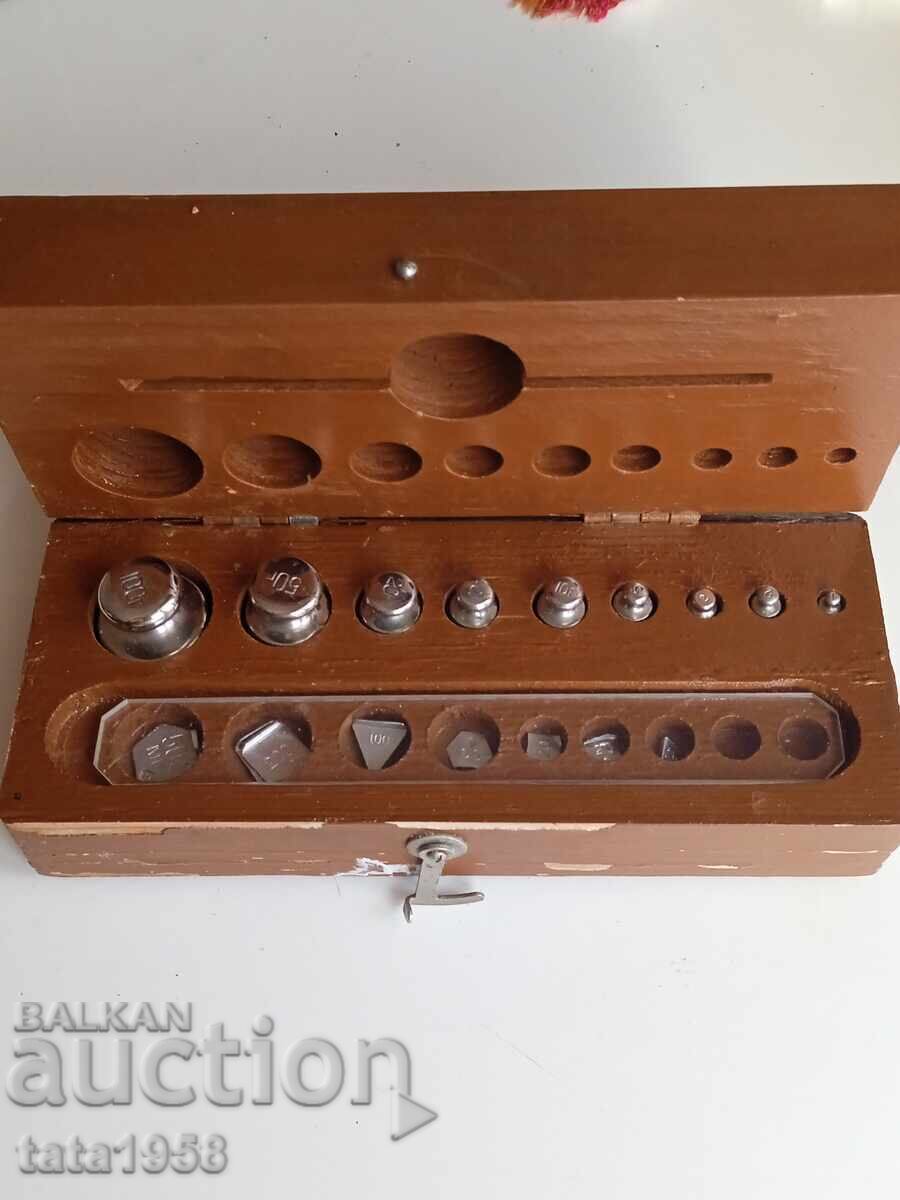 Weights for scales set