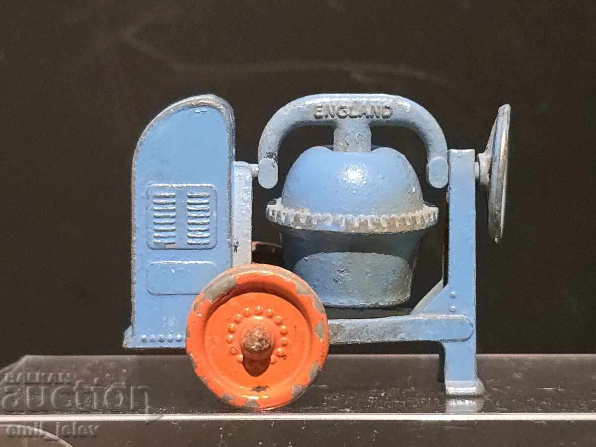 Matchbox Lesney Nr. 3A Betonieră 1953 god cu preț 34.99 BGN | € 17.89