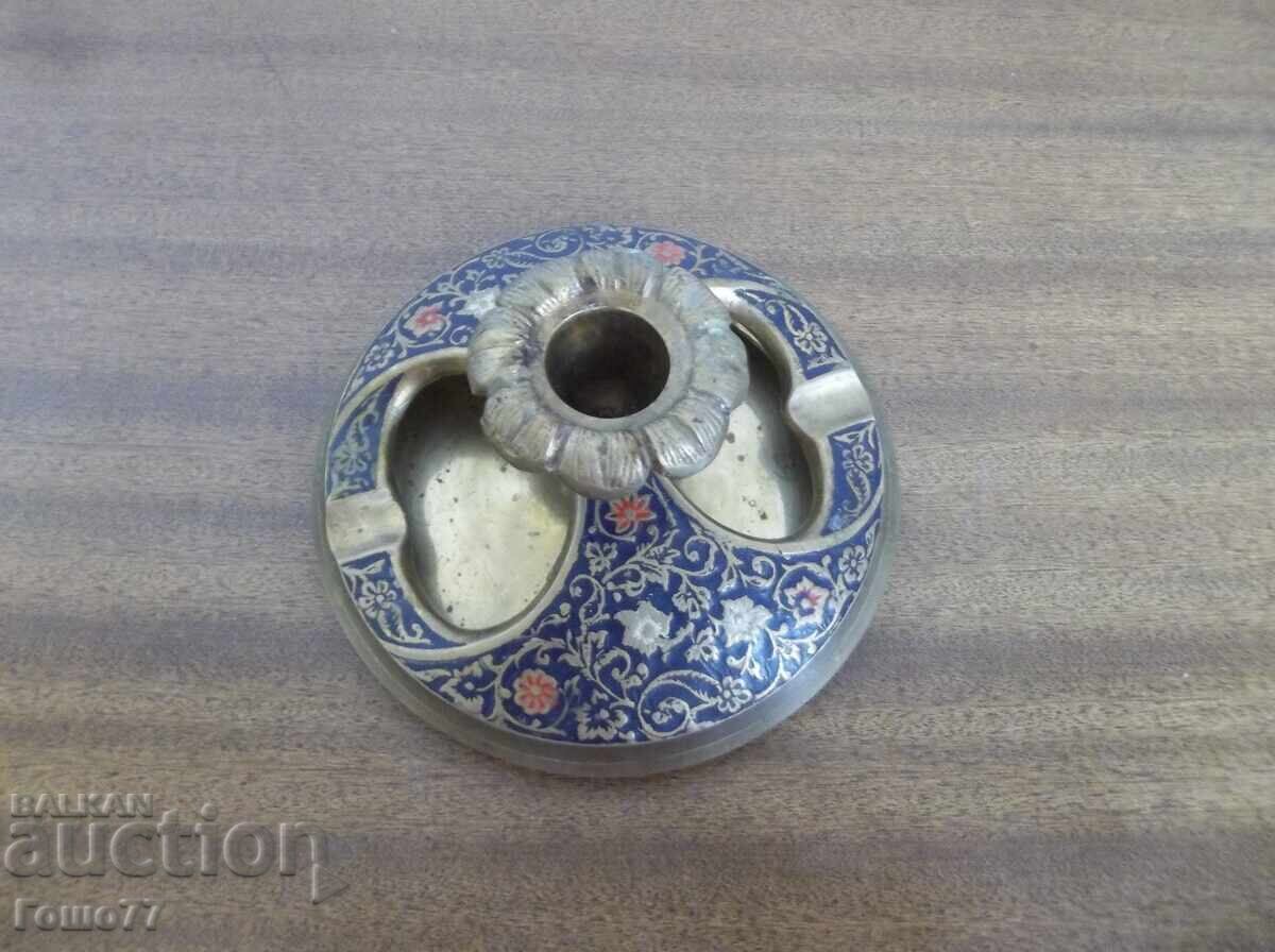 Scrumieră cu preț € 5.00 | 9.78 BGN