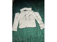 Μπλούζα από φυσικό μετάξι, κεντημένη στο χέρι με χρυσό κλωστή