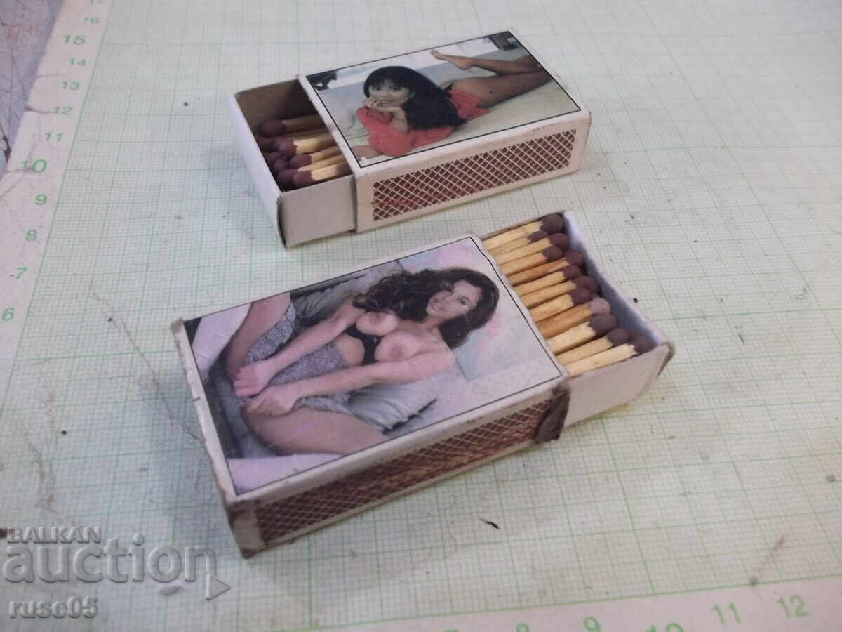 Licitație Lot de 2 bucăți de chibrituri cu imagini de femei